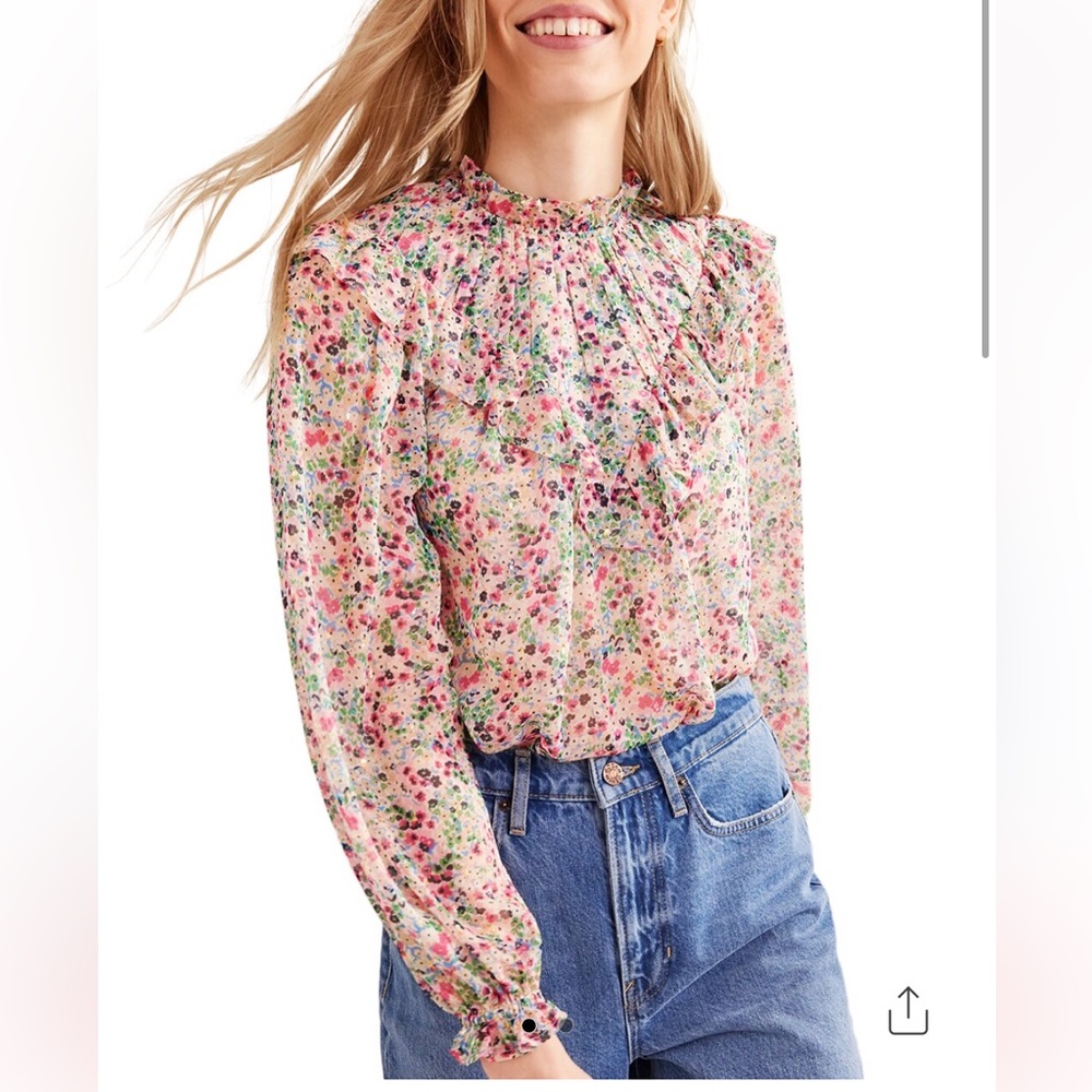 Boden V Yoke Flounce Top in Ivory Gardenia Petal, Size 12